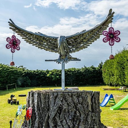 Upside Down House - Sleeps Up To 6 Guests - Great For Family And Friends Gatherings,Corporate Events ,Near Sherwood Forest At Fairview Farm In Nottingham Set In 88 Acres מראה חיצוני תמונה